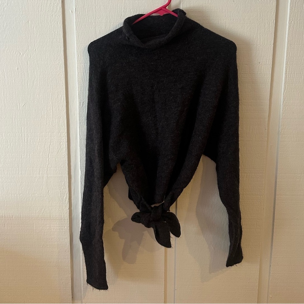 Aritzia Wilfred Lorin Sweater Size Small